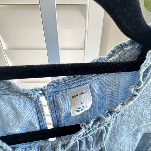 Old Navy denim sleeveless tank. Size Large - Picture 8 of 8